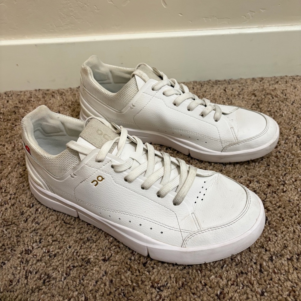 ON THE ROGER Centre Court Women's Shoes Sneakers Size 9